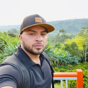 Meet your Posher, Luis